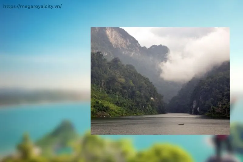 Cảnh Quan Thiên Nhiên Dọc Theo Sông Gâm